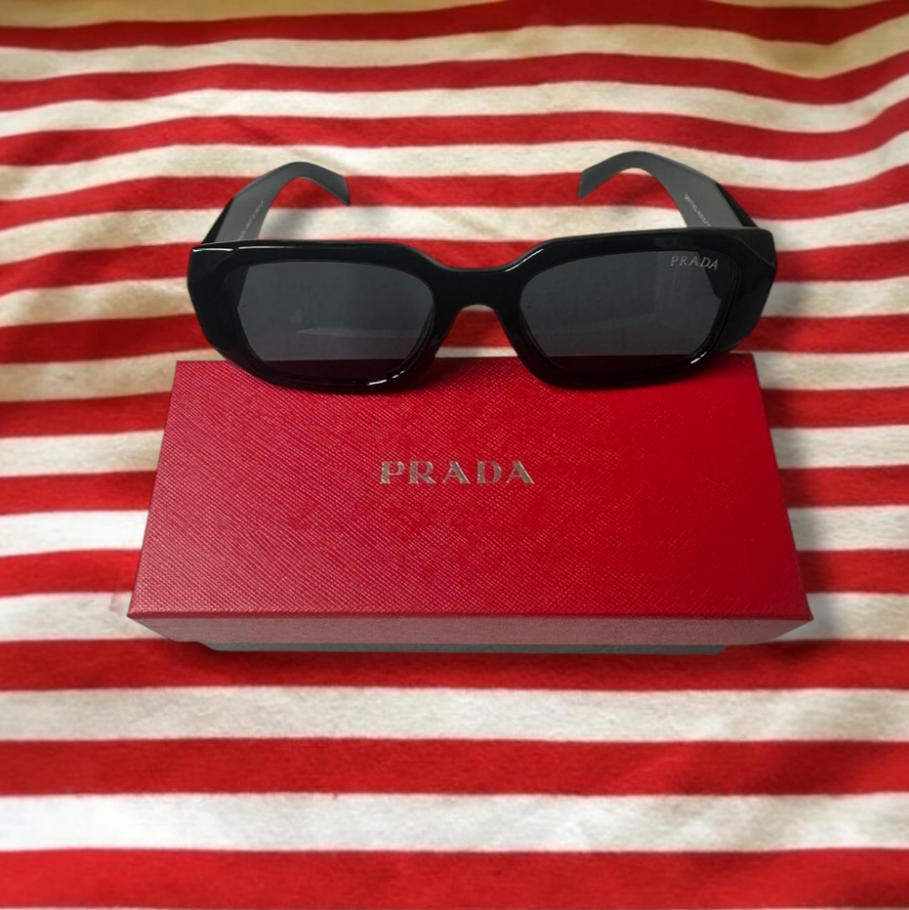 Delightful\New Black Sunglasses